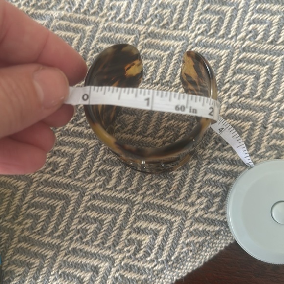 Tory Burch tortoise shell cuff bracelet - Picture 7 of 7
